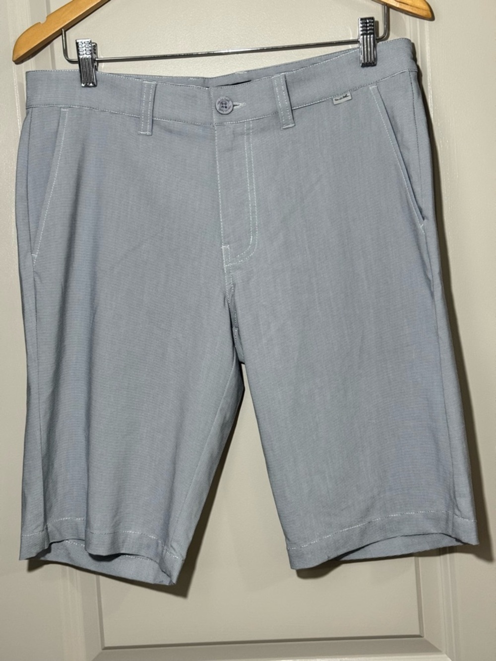NWT TravisMathew “All In” Men’s Shorts In Grey Stripes Size 32